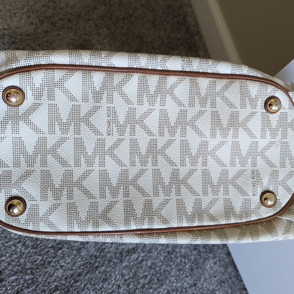 Michael kors jet set gathered tote vanilla purse - Picture 6 of 8